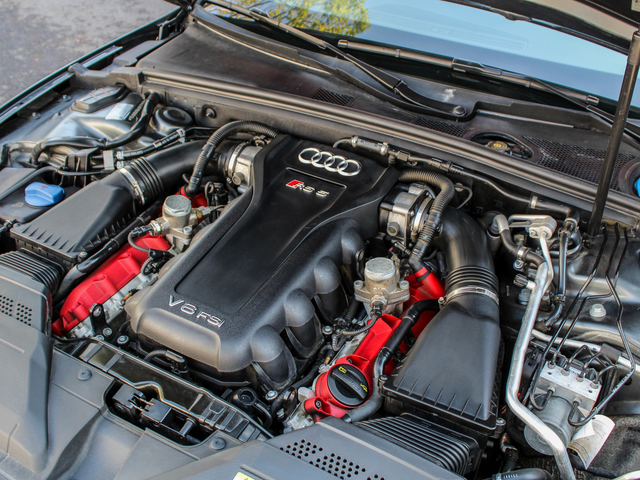 Audi Rs5  4.2 V8 FSI 450ch quattro S tronic 7